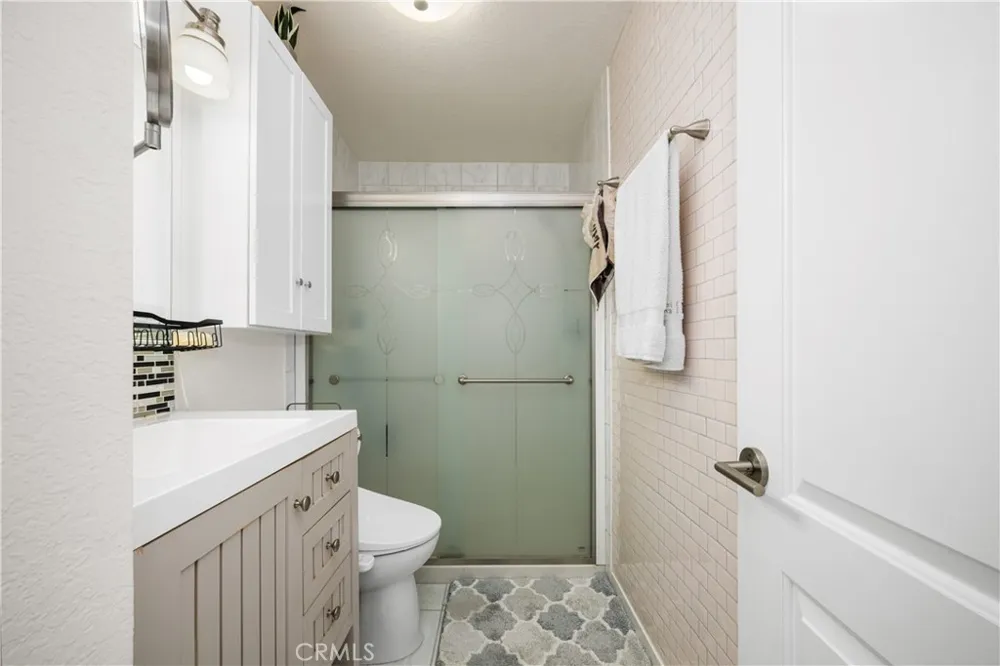 22996 Caminito Mar Laguna Hills, CA 92653