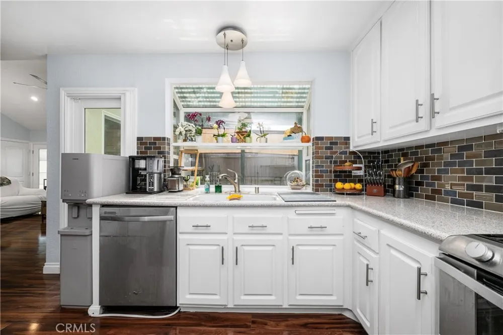 22996 Caminito Mar Laguna Hills, CA 92653