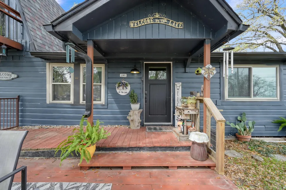 281 Shady Oaks Drive Point Blank, TX 77364