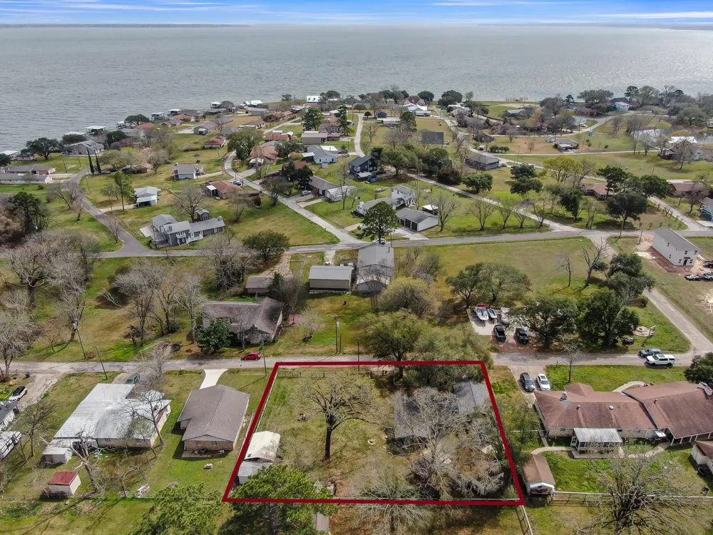 281 Shady Oaks Drive Point Blank, TX 77364