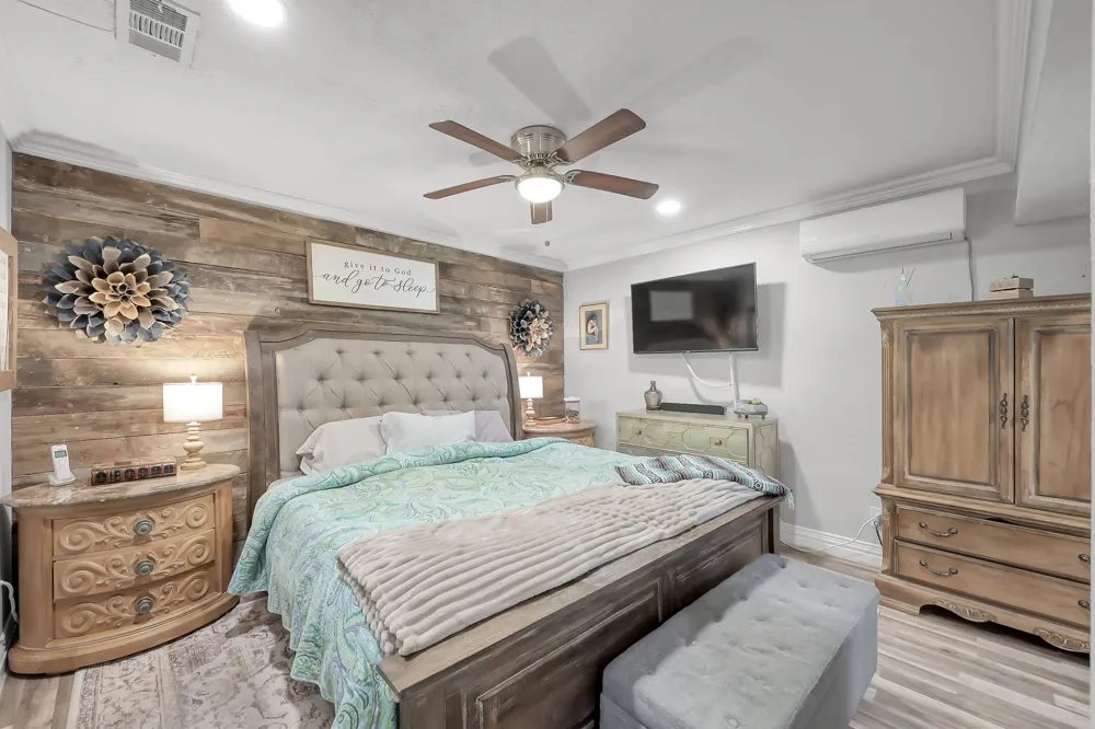 281 Shady Oaks Drive Point Blank, TX 77364