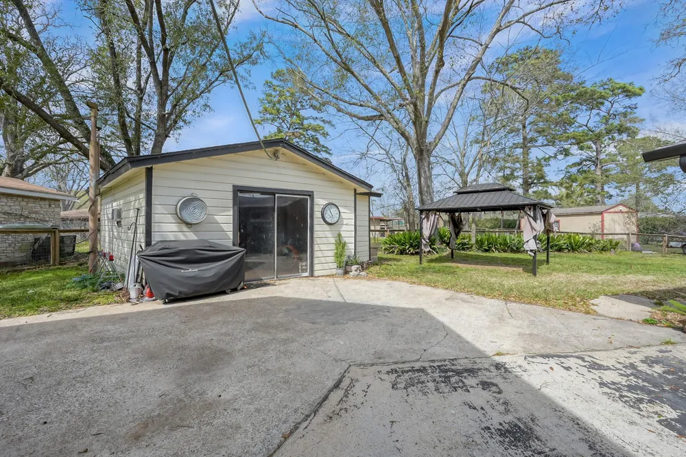 281 Shady Oaks Drive Point Blank, TX 77364