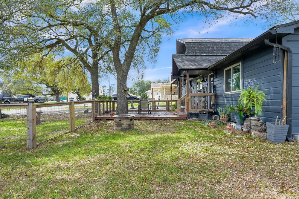 281 Shady Oaks Drive Point Blank, TX 77364