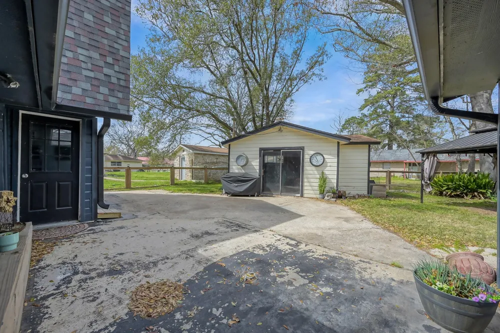 281 Shady Oaks Drive Point Blank, TX 77364