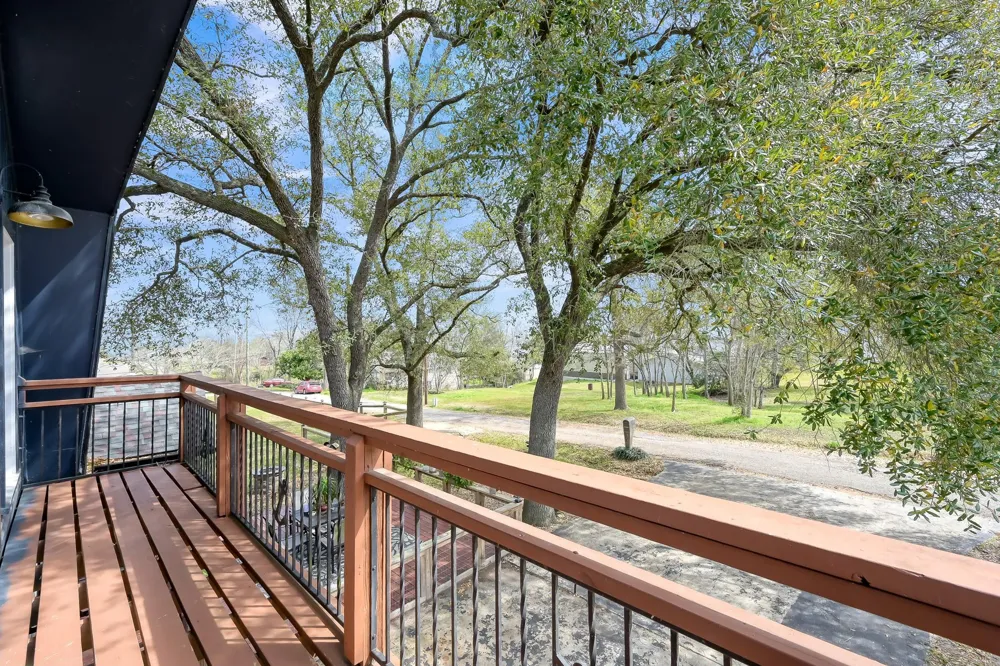 281 Shady Oaks Drive Point Blank, TX 77364
