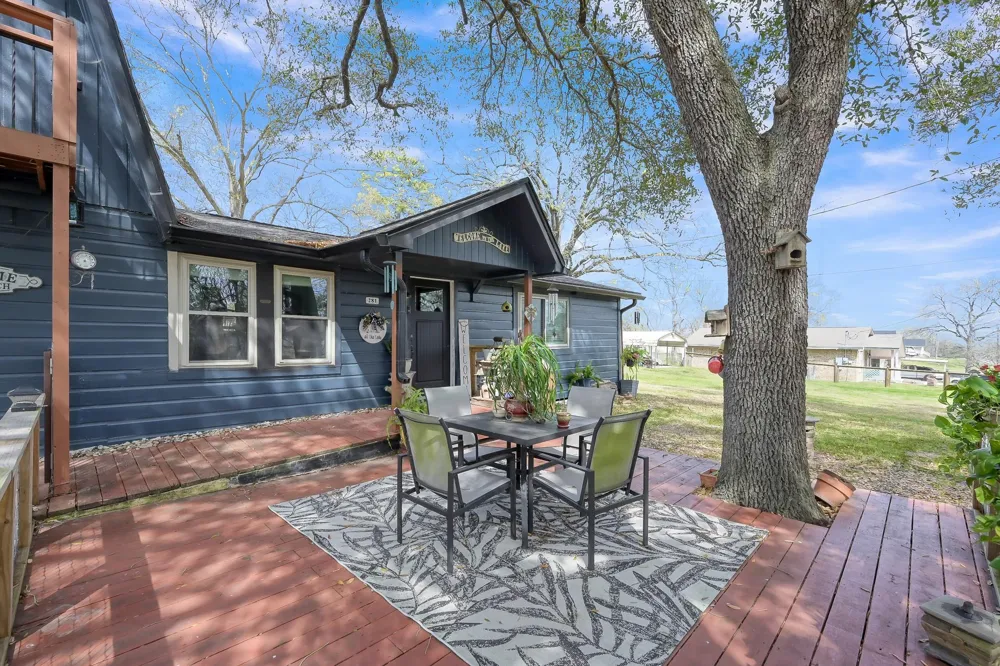 281 Shady Oaks Drive Point Blank, TX 77364