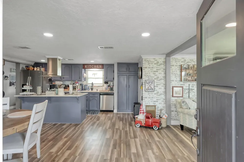 281 Shady Oaks Drive Point Blank, TX 77364
