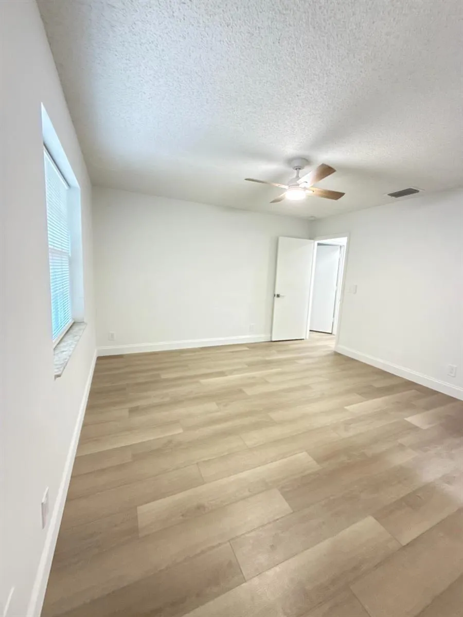 2630 W 28th Street Riviera Beach, FL 33404