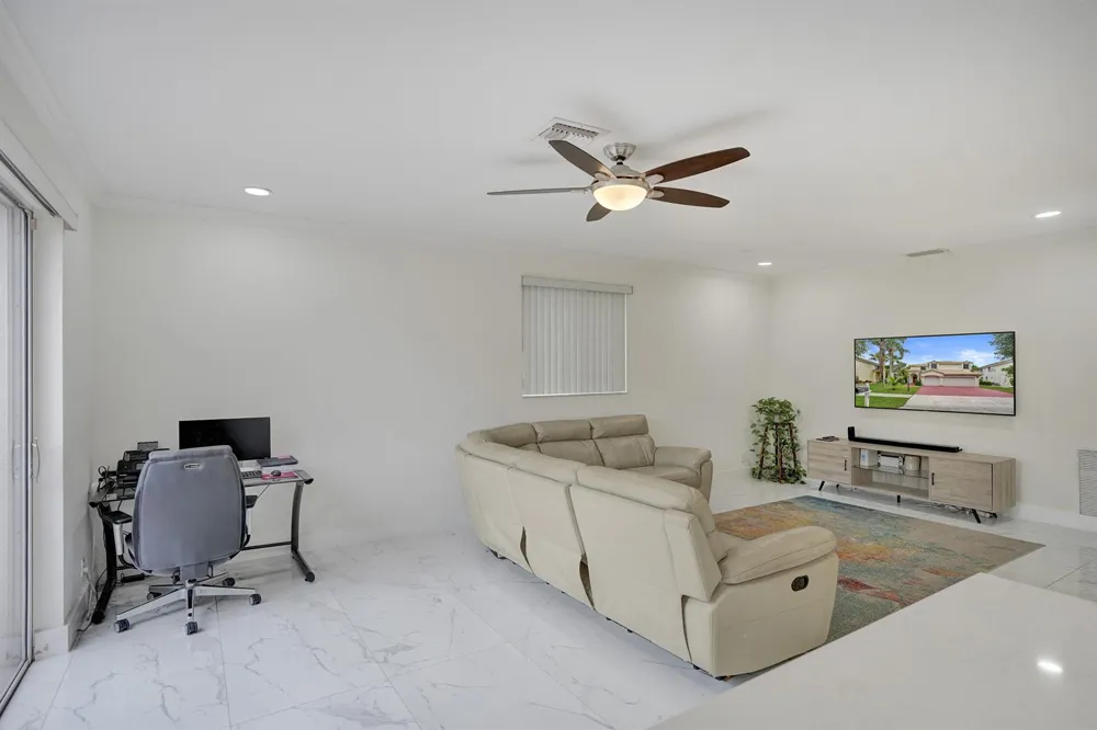 4180 Lansing Avenue Cooper City, FL 33026