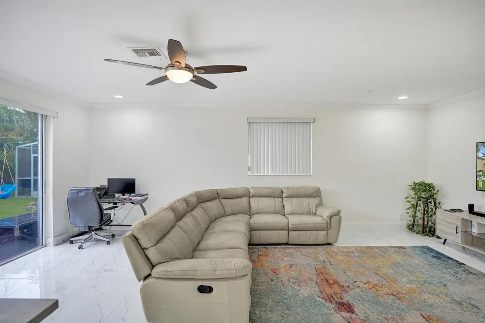 4180 Lansing Avenue Cooper City, FL 33026