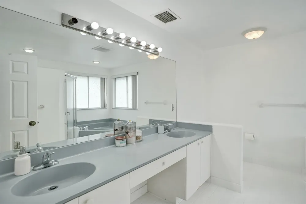 4180 Lansing Avenue Cooper City, FL 33026