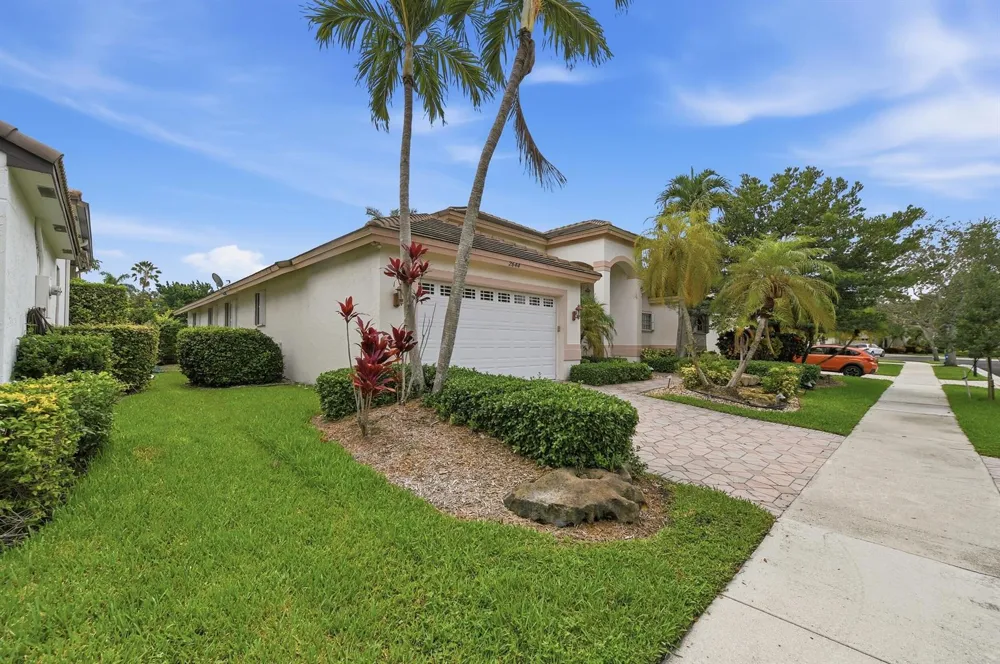 2644 Miller Court Weston, FL 33332