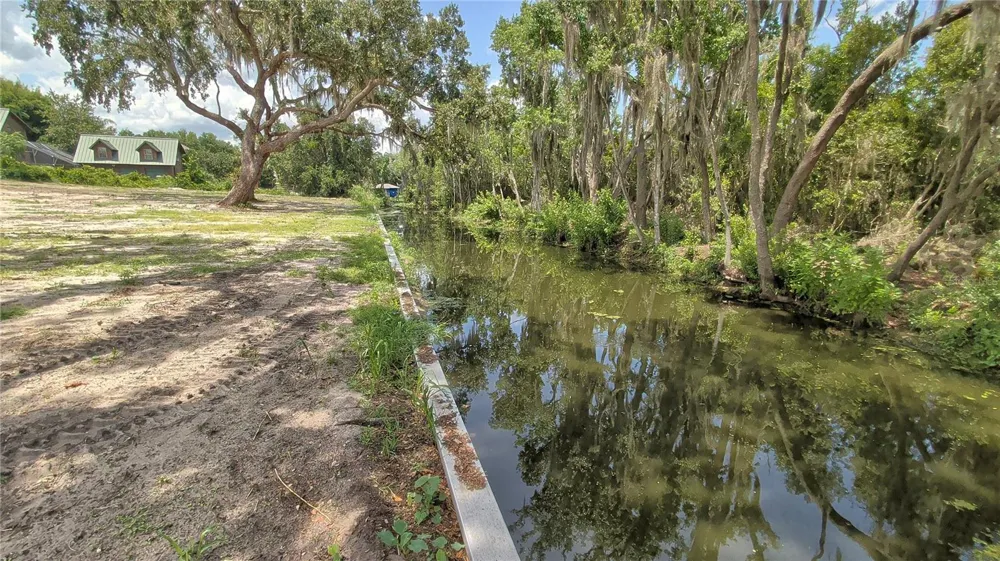 SULEN ROAD Lady Lake, FL 32159