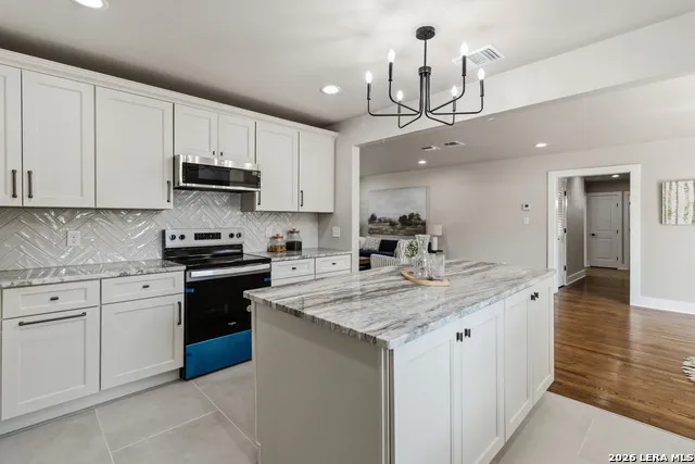 225 Arvin Dr Terrell Hills, TX 78209
