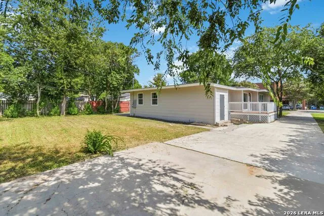 225 Arvin Dr Terrell Hills, TX 78209