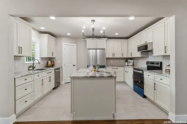 225 Arvin Dr Terrell Hills, TX 78209
