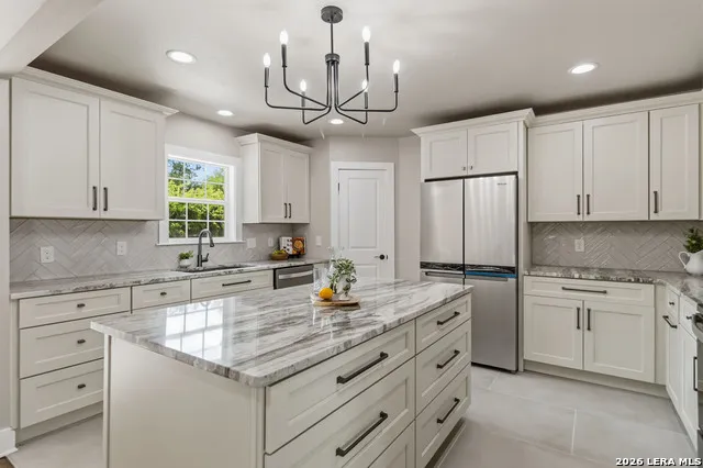 225 Arvin Dr Terrell Hills, TX 78209