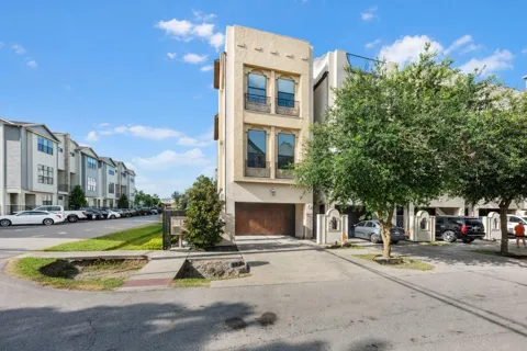 1102 W 15th 1/2 Street #A