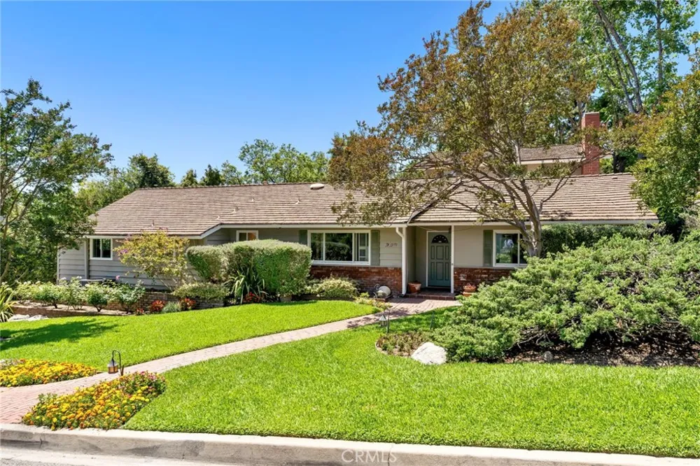 561 Sierra Meadows Sierra Madre, CA 91024
