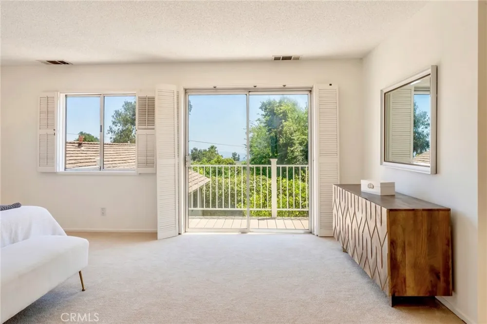 561 Sierra Meadows Sierra Madre, CA 91024