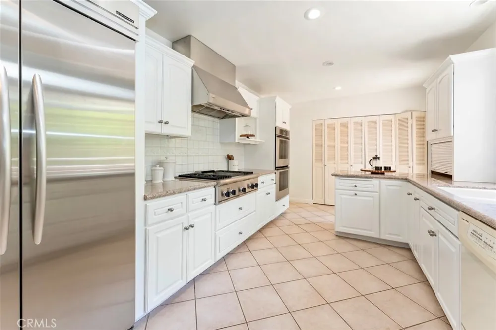 561 Sierra Meadows Sierra Madre, CA 91024