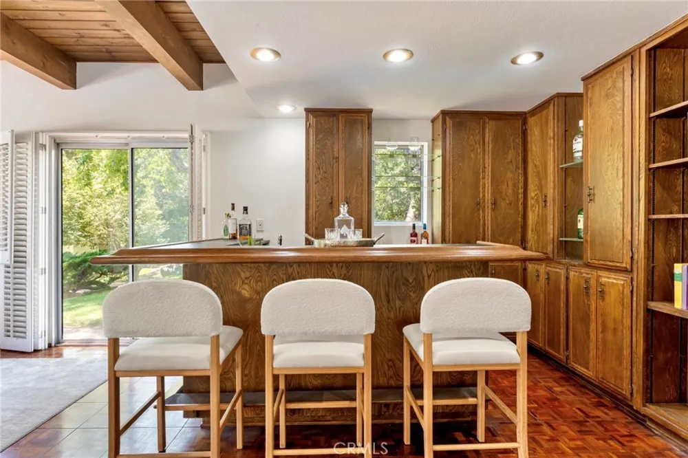 561 Sierra Meadows Sierra Madre, CA 91024