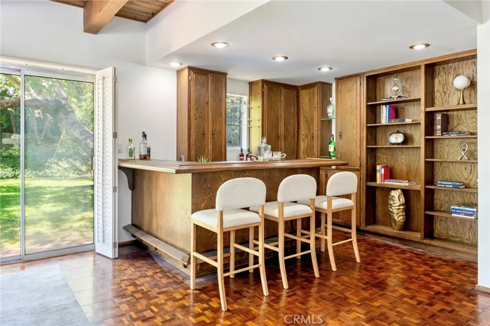 561 Sierra Meadows Sierra Madre, CA 91024