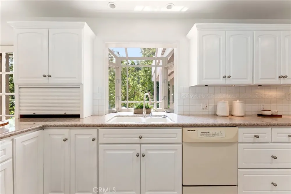 561 Sierra Meadows Sierra Madre, CA 91024