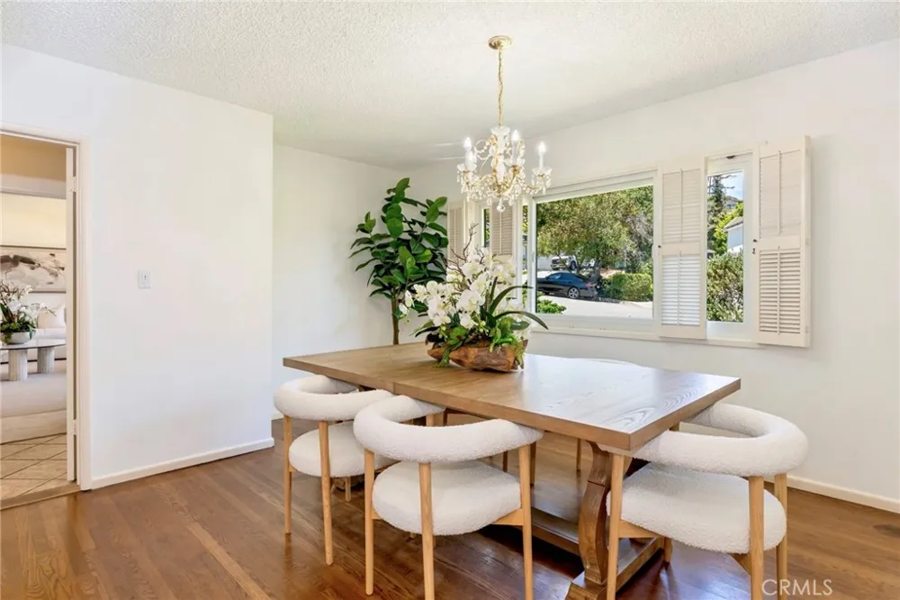 561 Sierra Meadows Sierra Madre, CA 91024