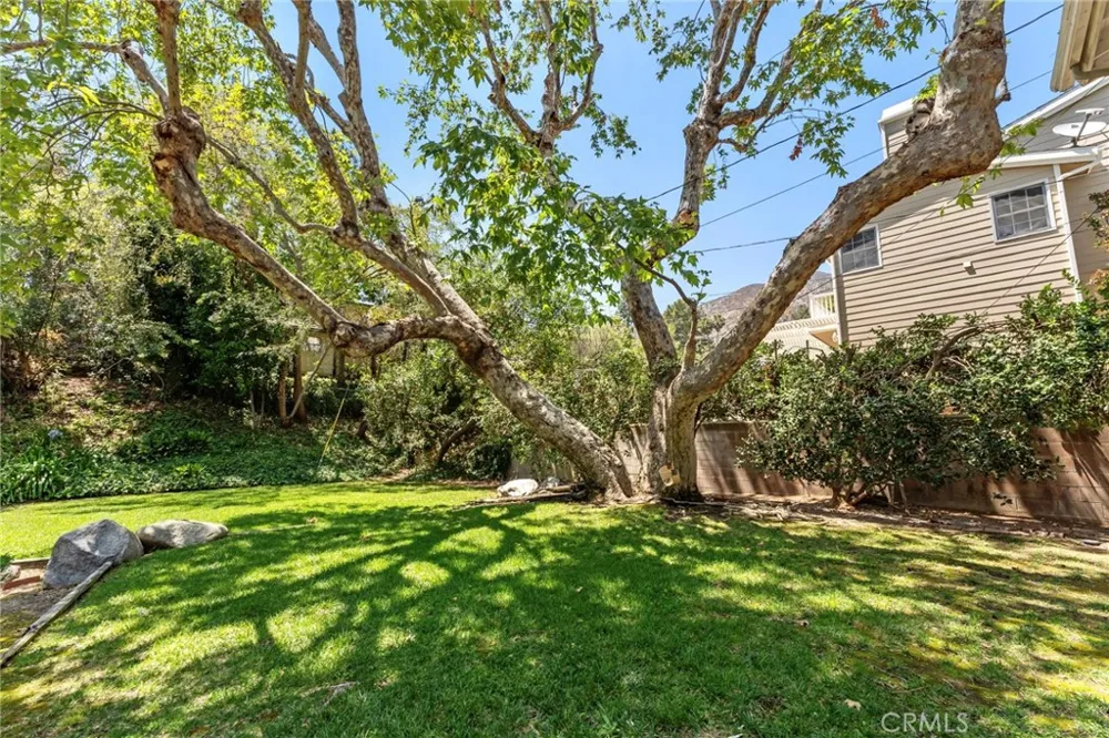 561 Sierra Meadows Sierra Madre, CA 91024