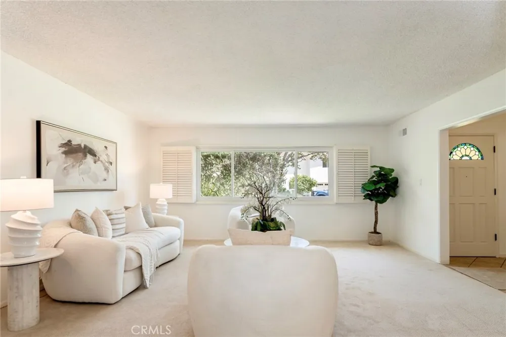 561 Sierra Meadows Sierra Madre, CA 91024