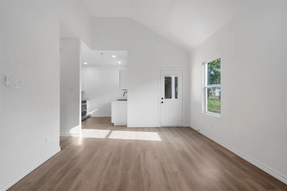 209 W Elm Street Whitewright, TX 75491