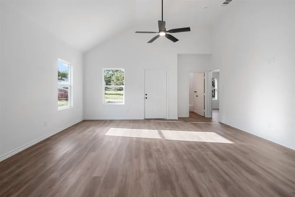 209 W Elm Street Whitewright, TX 75491