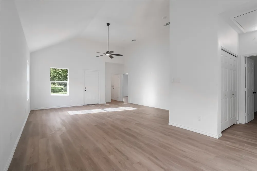 209 W Elm Street Whitewright, TX 75491