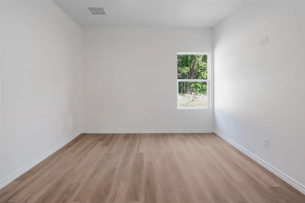 209 W Elm Street Whitewright, TX 75491