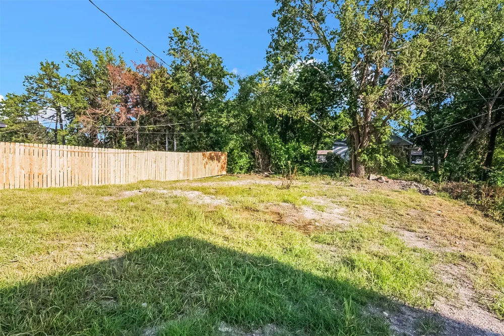209 W Elm Street Whitewright, TX 75491