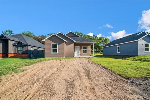 209 W Elm Street