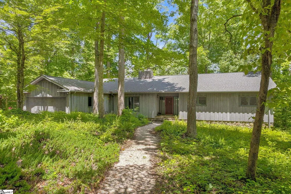 2109 Moorefield Memorial Highway Pickens, SC 29671