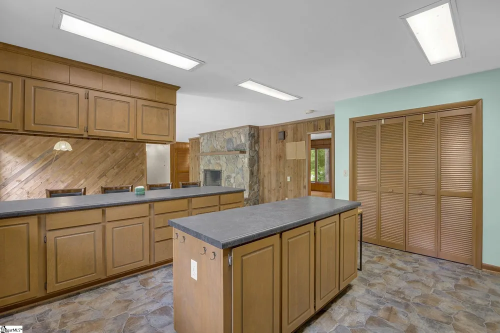 2109 Moorefield Memorial Highway Pickens, SC 29671