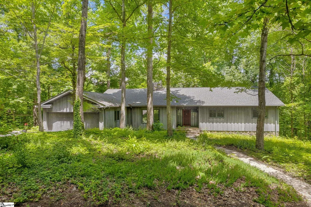 2109 Moorefield Memorial Highway Pickens, SC 29671