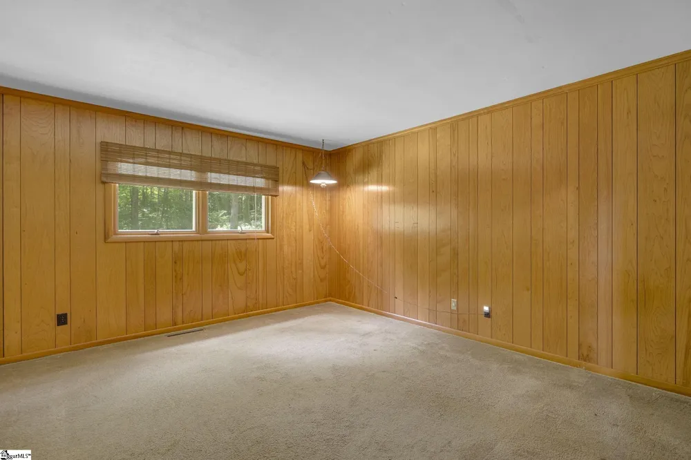 2109 Moorefield Memorial Highway Pickens, SC 29671
