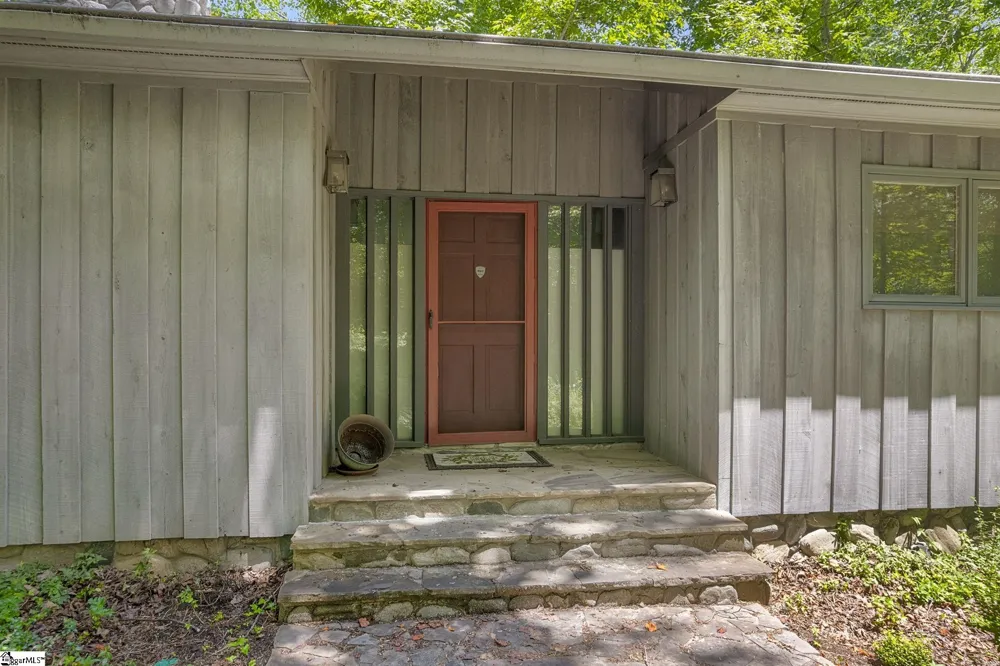 2109 Moorefield Memorial Highway Pickens, SC 29671