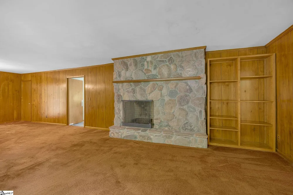2109 Moorefield Memorial Highway Pickens, SC 29671