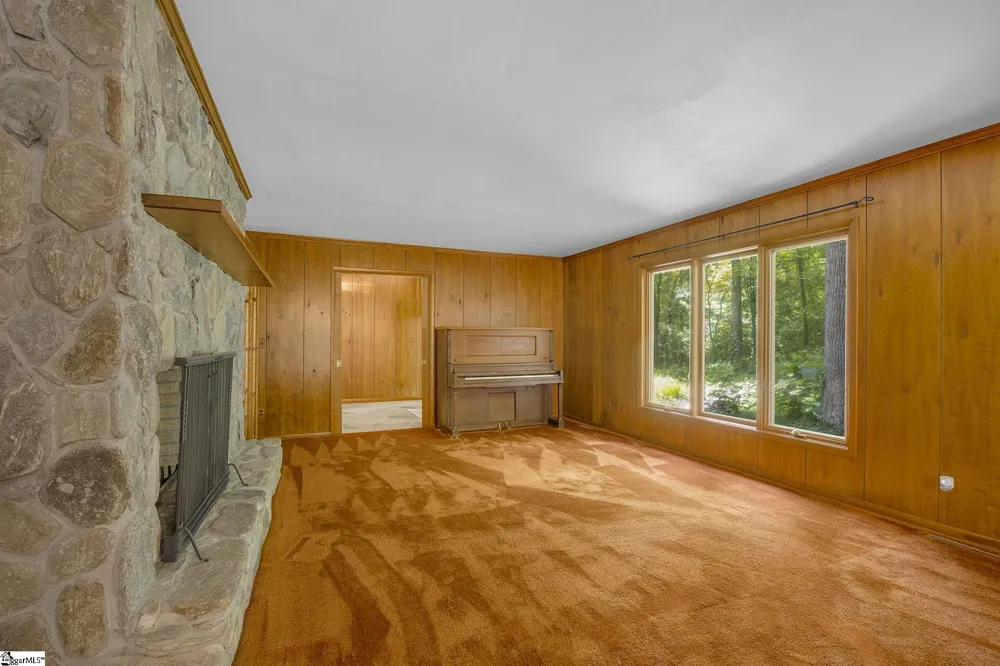 2109 Moorefield Memorial Highway Pickens, SC 29671