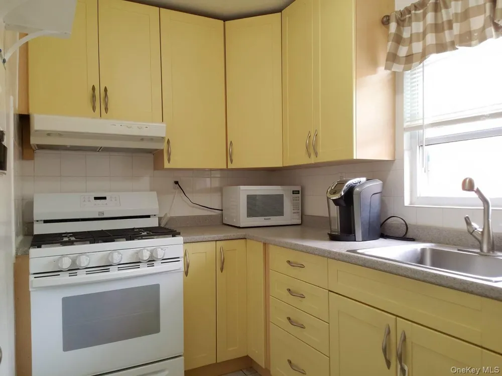 330 S Broadway #D9 Tarrytown, NY 10591