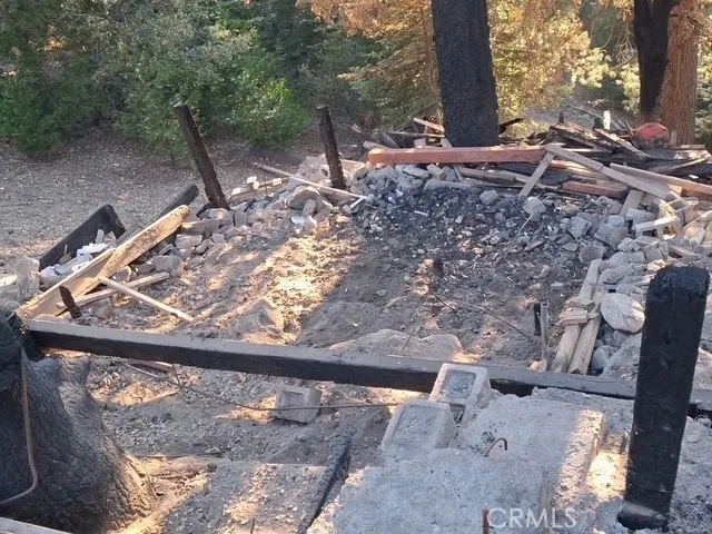 1102 Chateau Drive Crestline, CA 92325