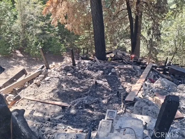 1102 Chateau Drive Crestline, CA 92325