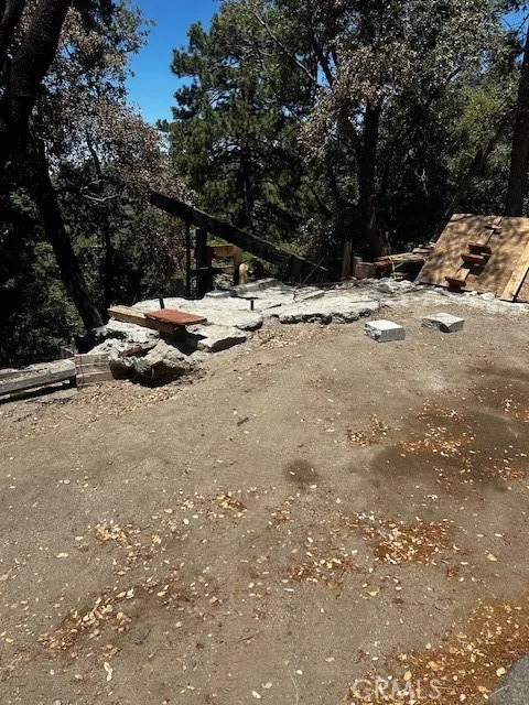 1102 Chateau Drive Crestline, CA 92325