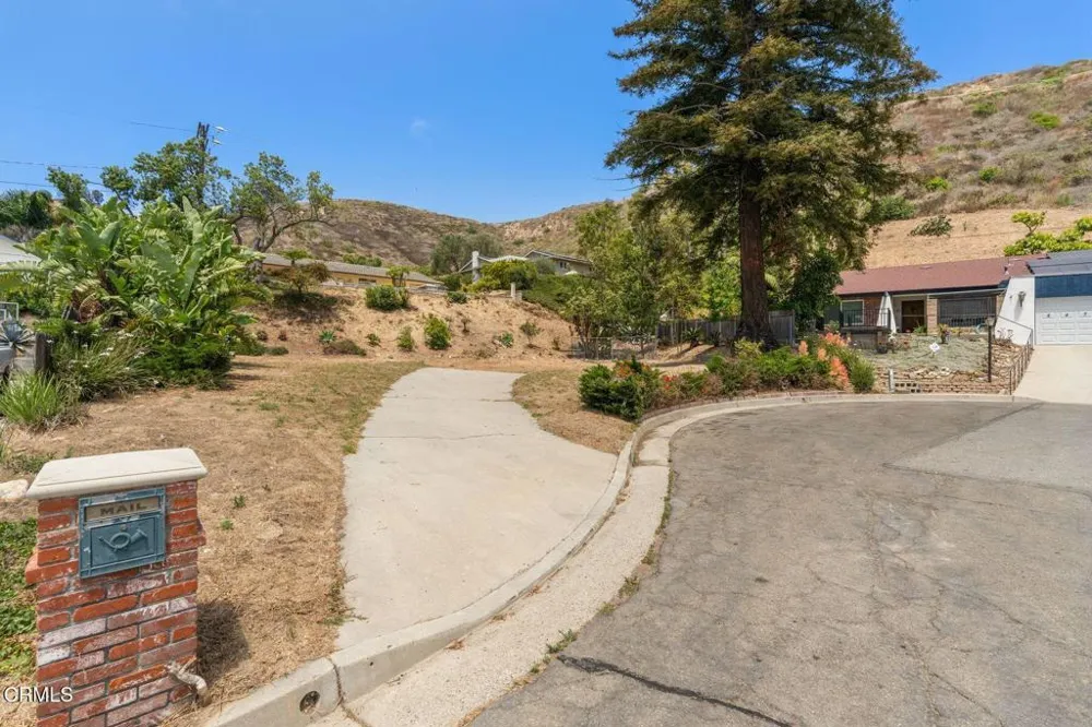 235 Grandridge Court Ventura, CA 93003