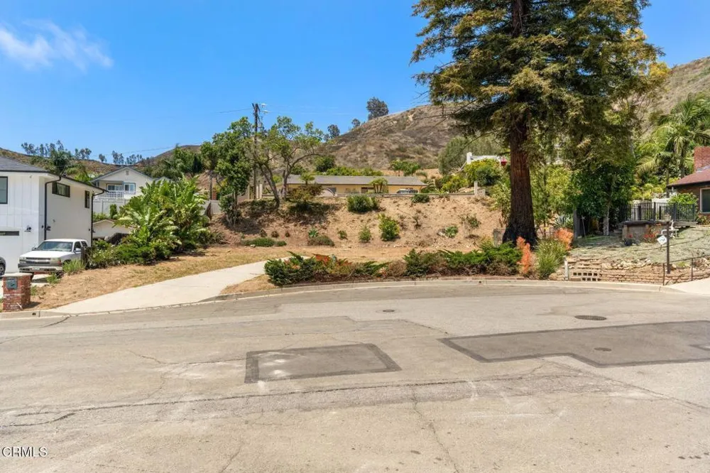 235 Grandridge Court Ventura, CA 93003